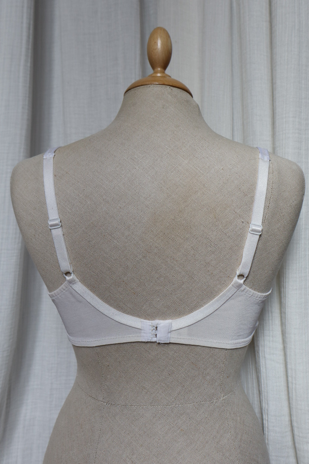 Christian Dior white lace bralette size EU75B/FR90B - medium / large