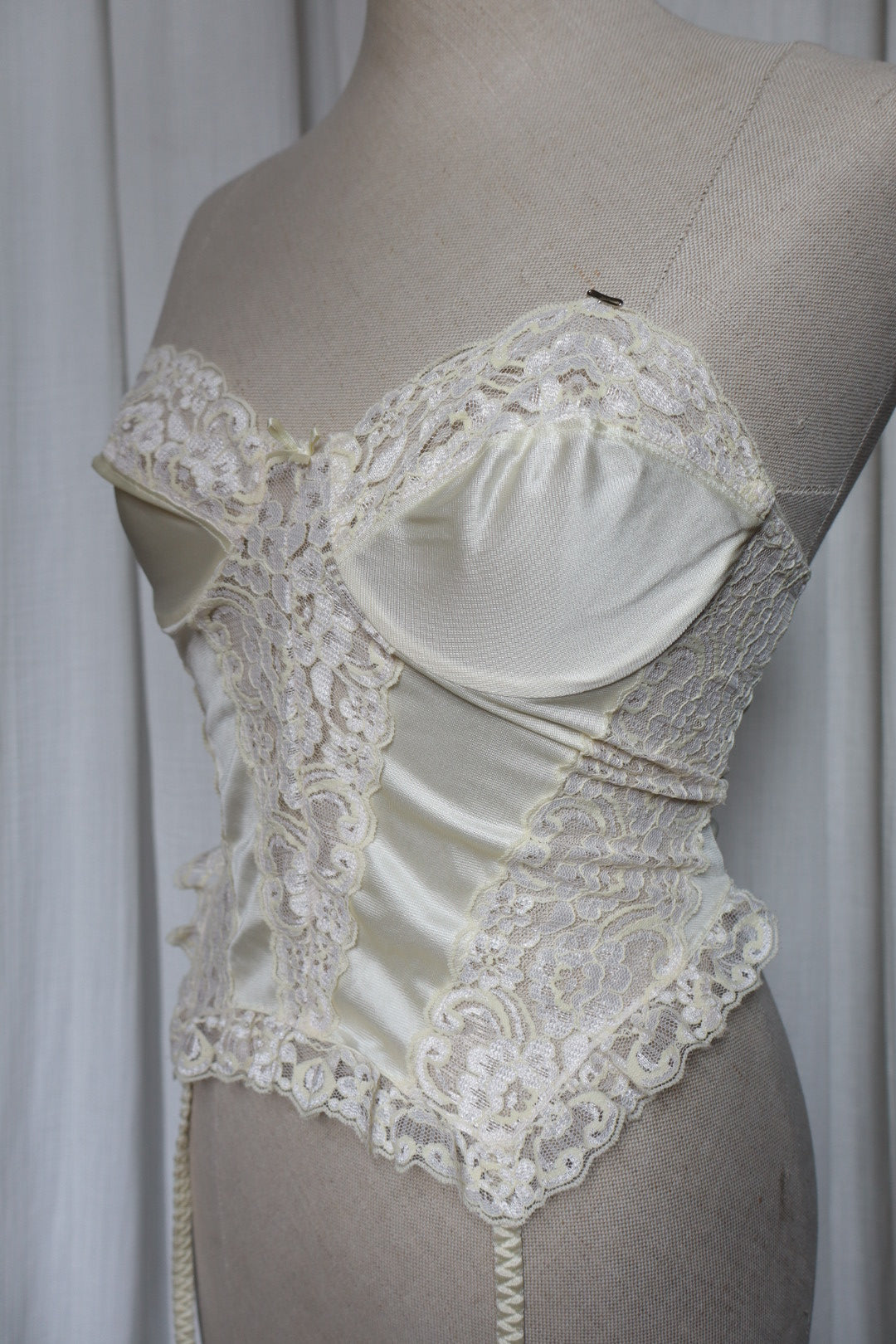 1970’s bustier size M, pale yellow, Made in USA