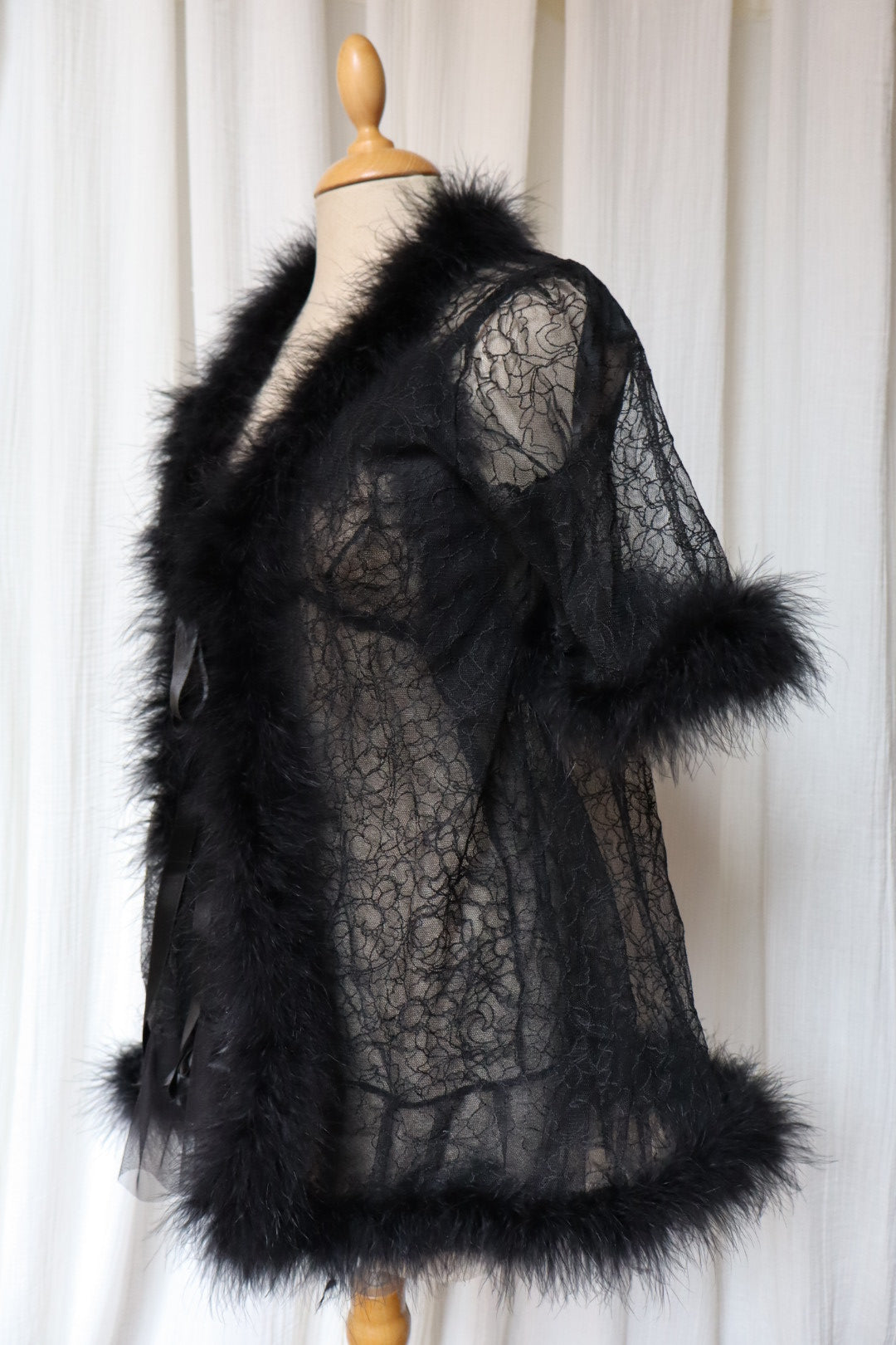 Lace & feather trim set: slipdress & dressing robe, size M (Made in France)