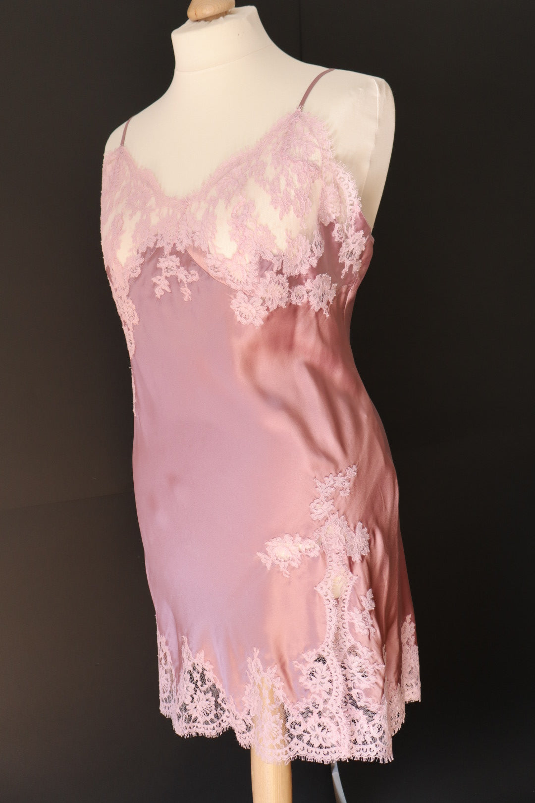 100% silk pink slipdress with lace details by Marjolaine, size XXXL