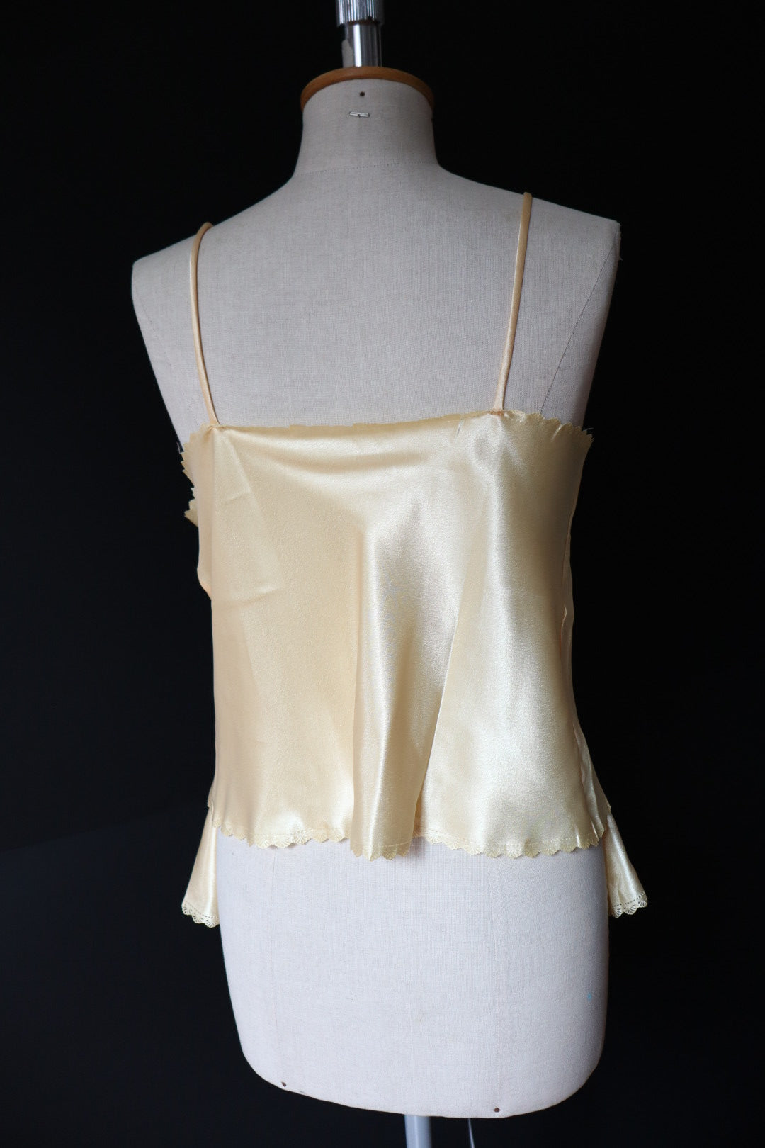 Butter yellow 1980’s pyjama’s set size M
