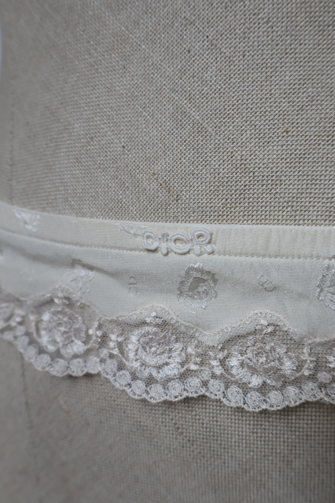Christian Dior 100% silk jartelles size M
