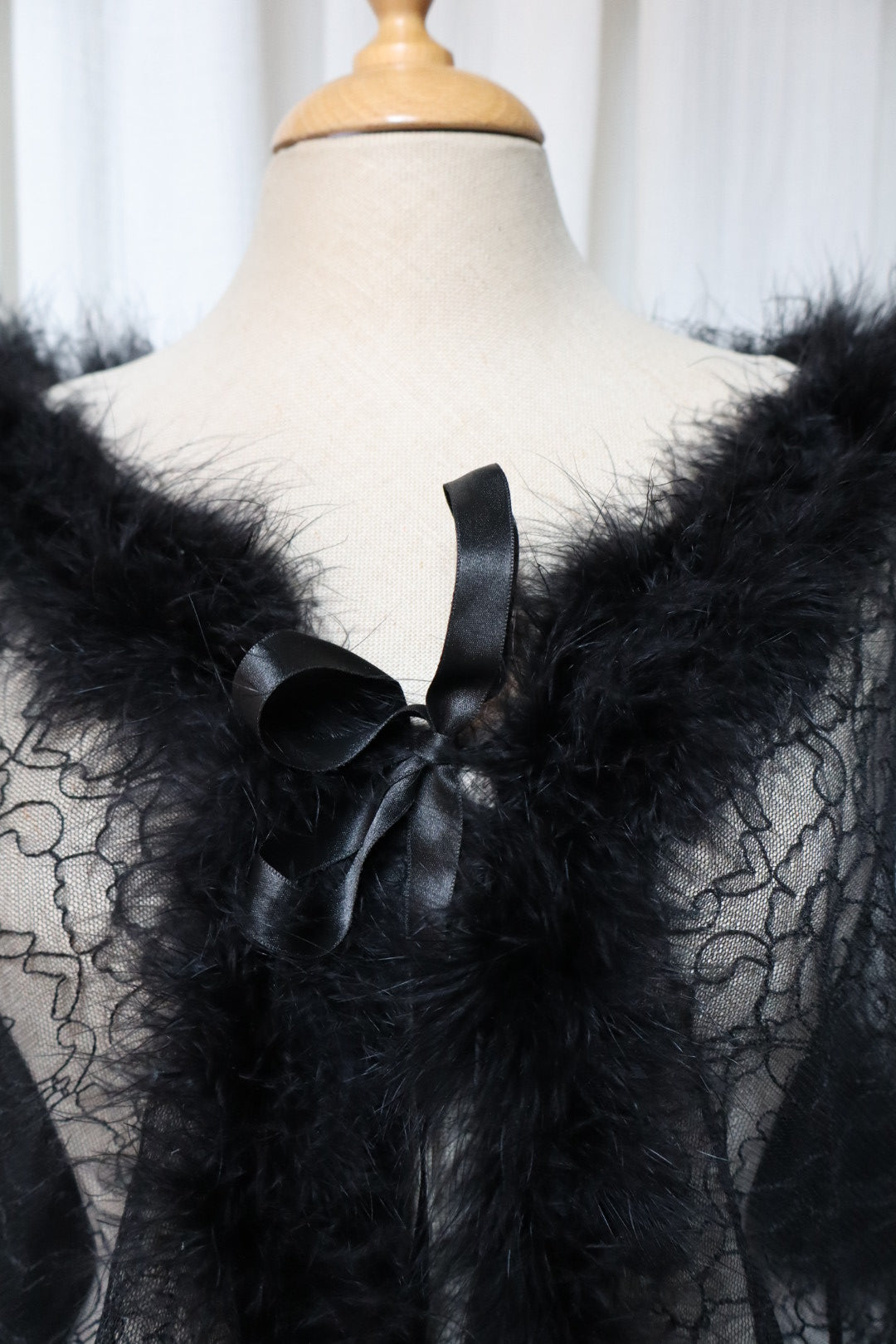 Lace & feather trim set: slipdress & dressing robe, size M (Made in France)