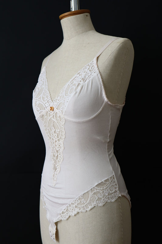 White body with lace details size s / m