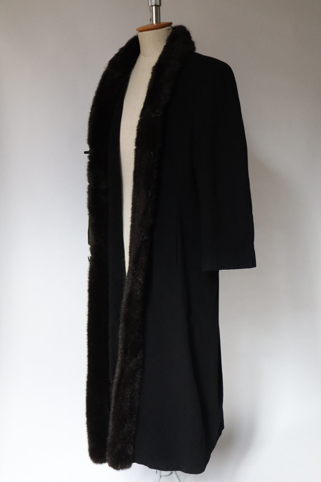 Long black coat with faux fur trim, size XL