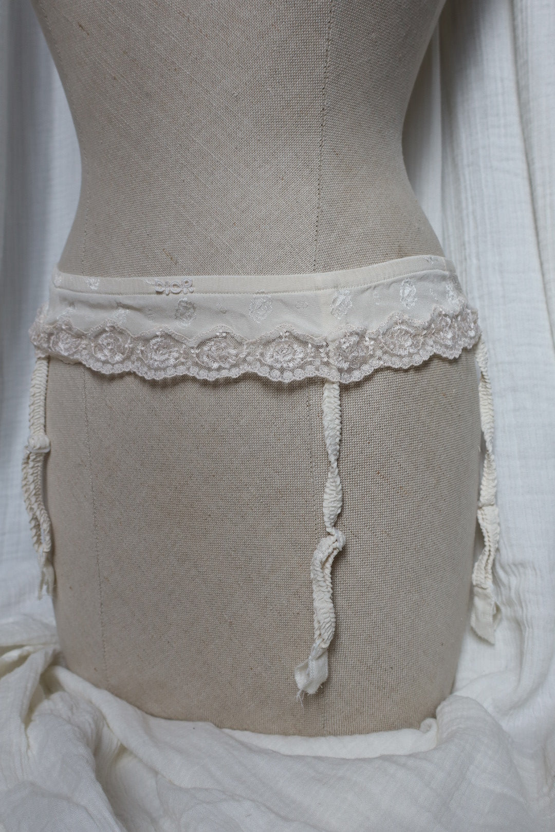 Christian Dior 100% silk jartelles size M