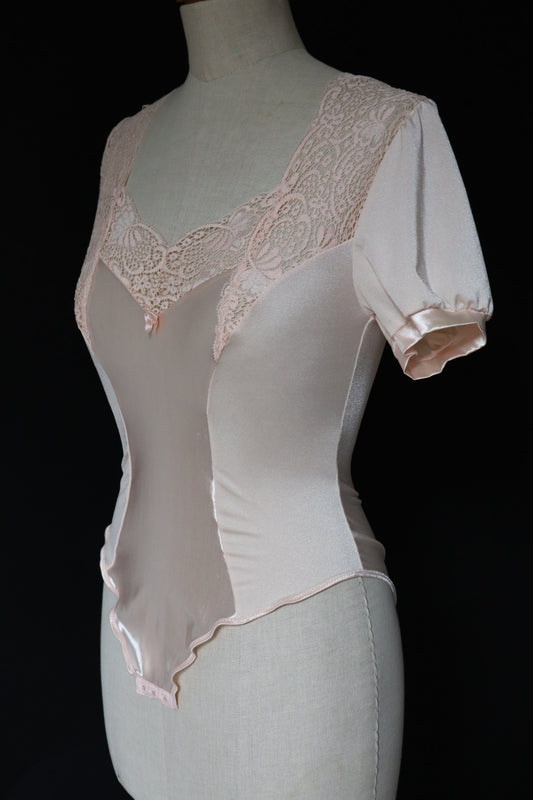 1980’s satin body with lace details ballet style size M