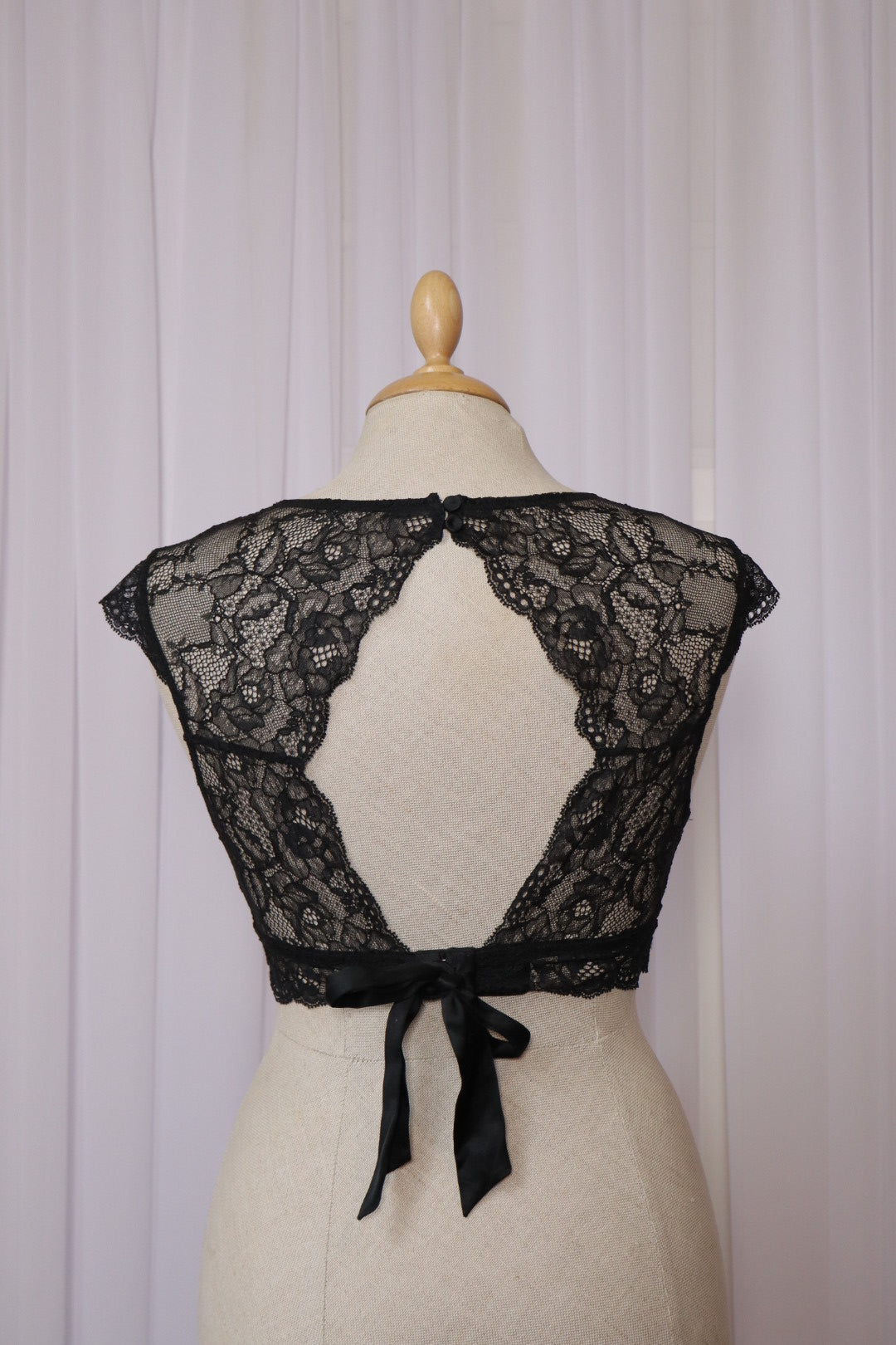 Black lace bralette with open back - size M