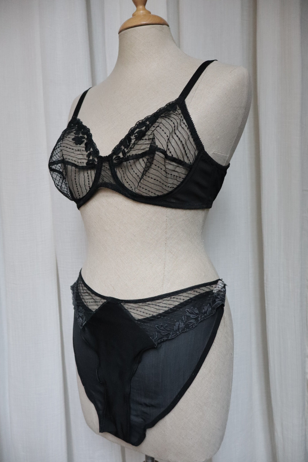 Dior black lace lingerie set bralette & briefs - size L / EU70C-FR85C