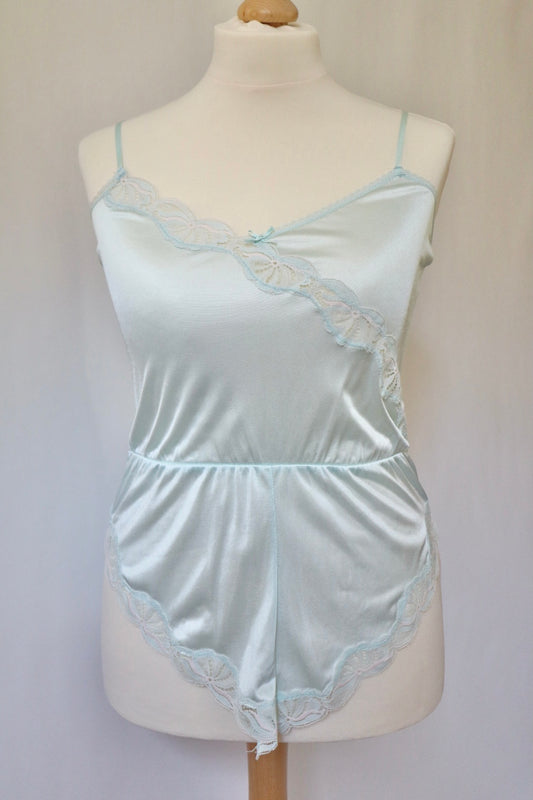 Baby blue satin 1970’s body size L with lace details