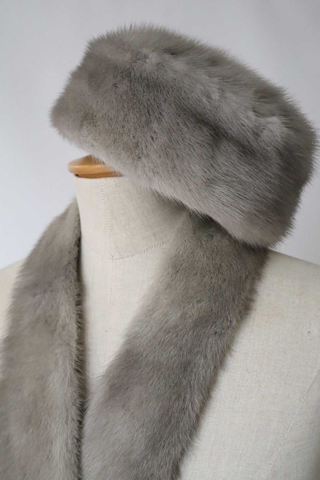 Grey 1950’s mink fur shawl & hat set