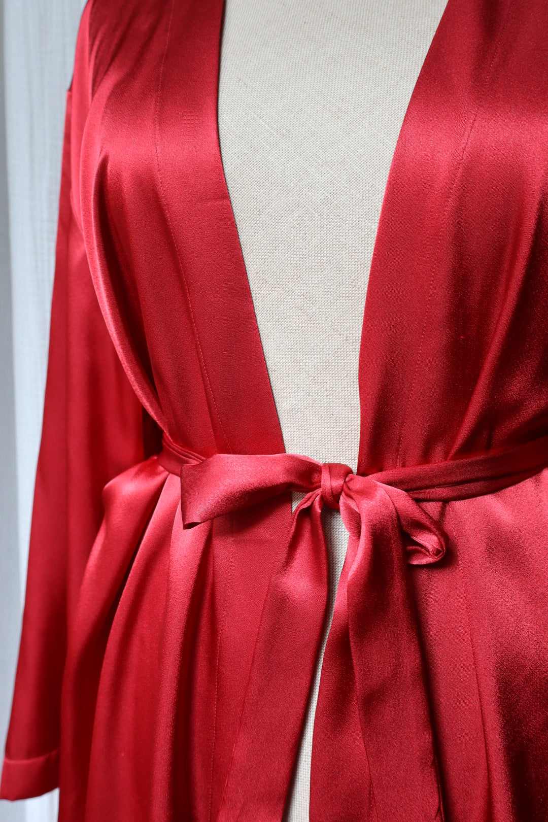 Red satin Marjolaine dressing robe  size S/M
