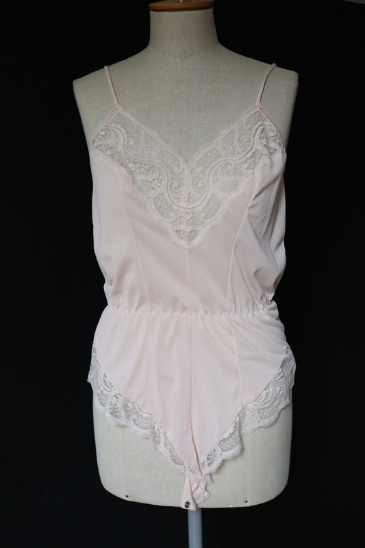 Soft pink 1980’s body with lace details