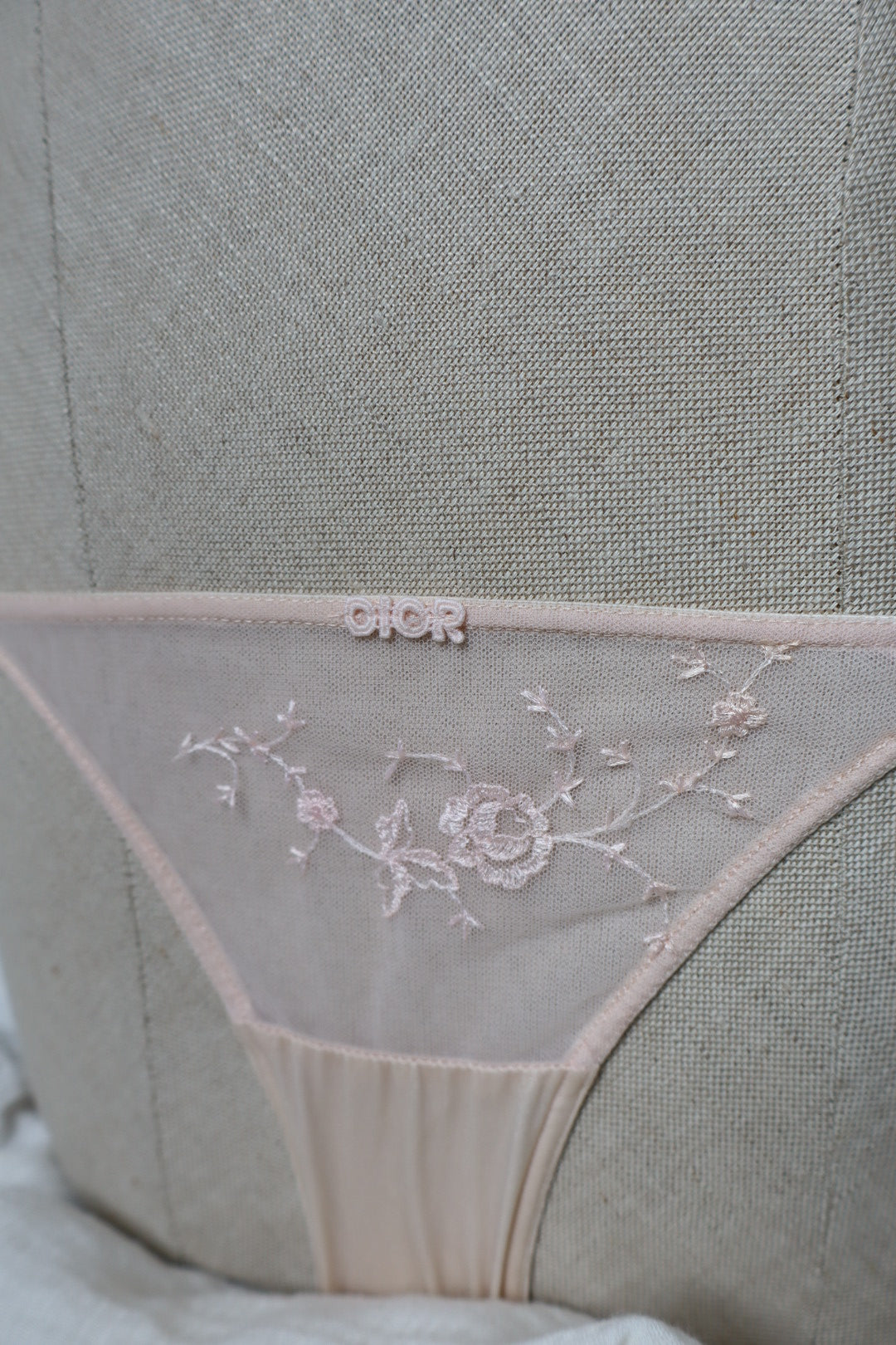 Christian Dior soft pink lace lingerie set, size EU75B / FR90B / M-L