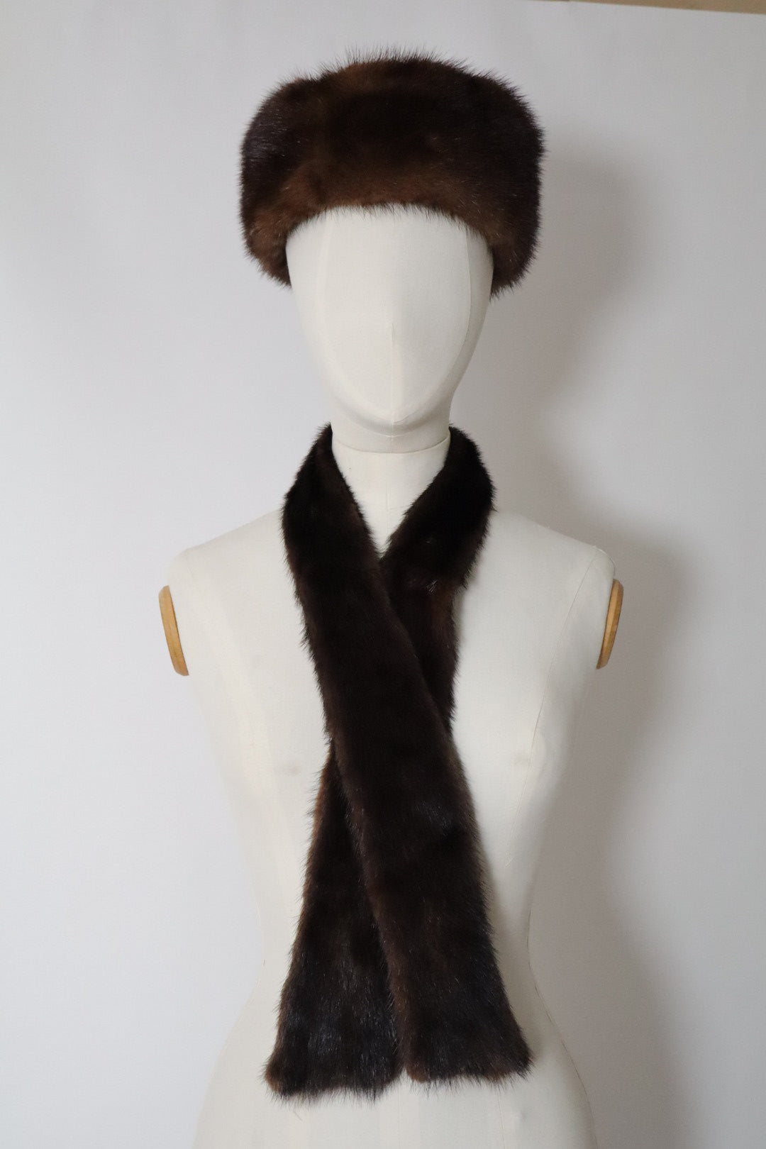 Brown mink fur shawl (without hat)