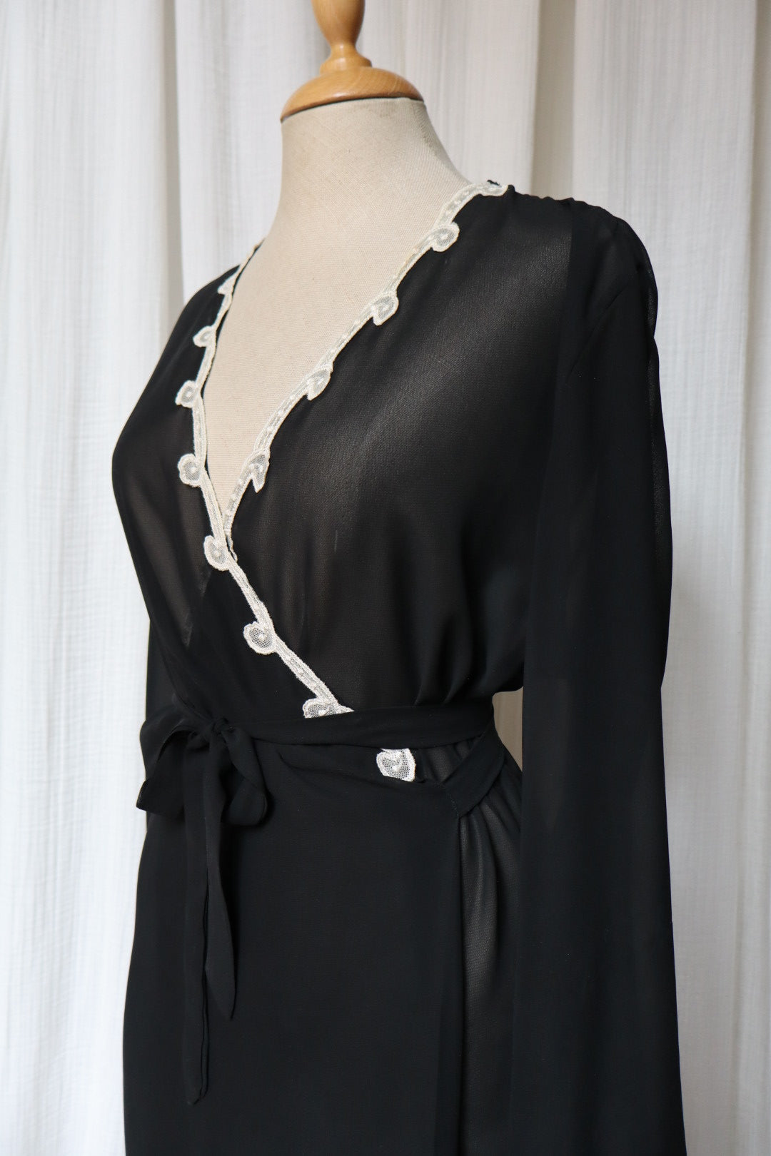 Black see trough dressing robe Darjeeling size M