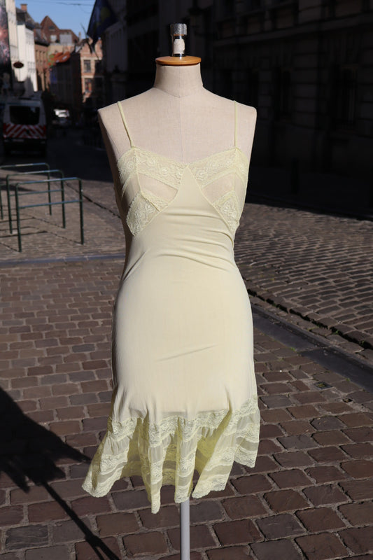 Butteryellow 1950’s slipdress size S with lace