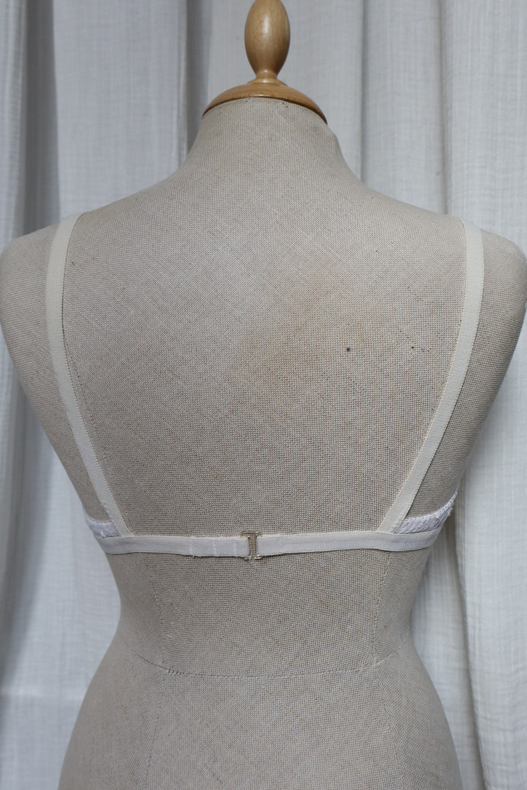 Christian Dior white lace bralette size S/M