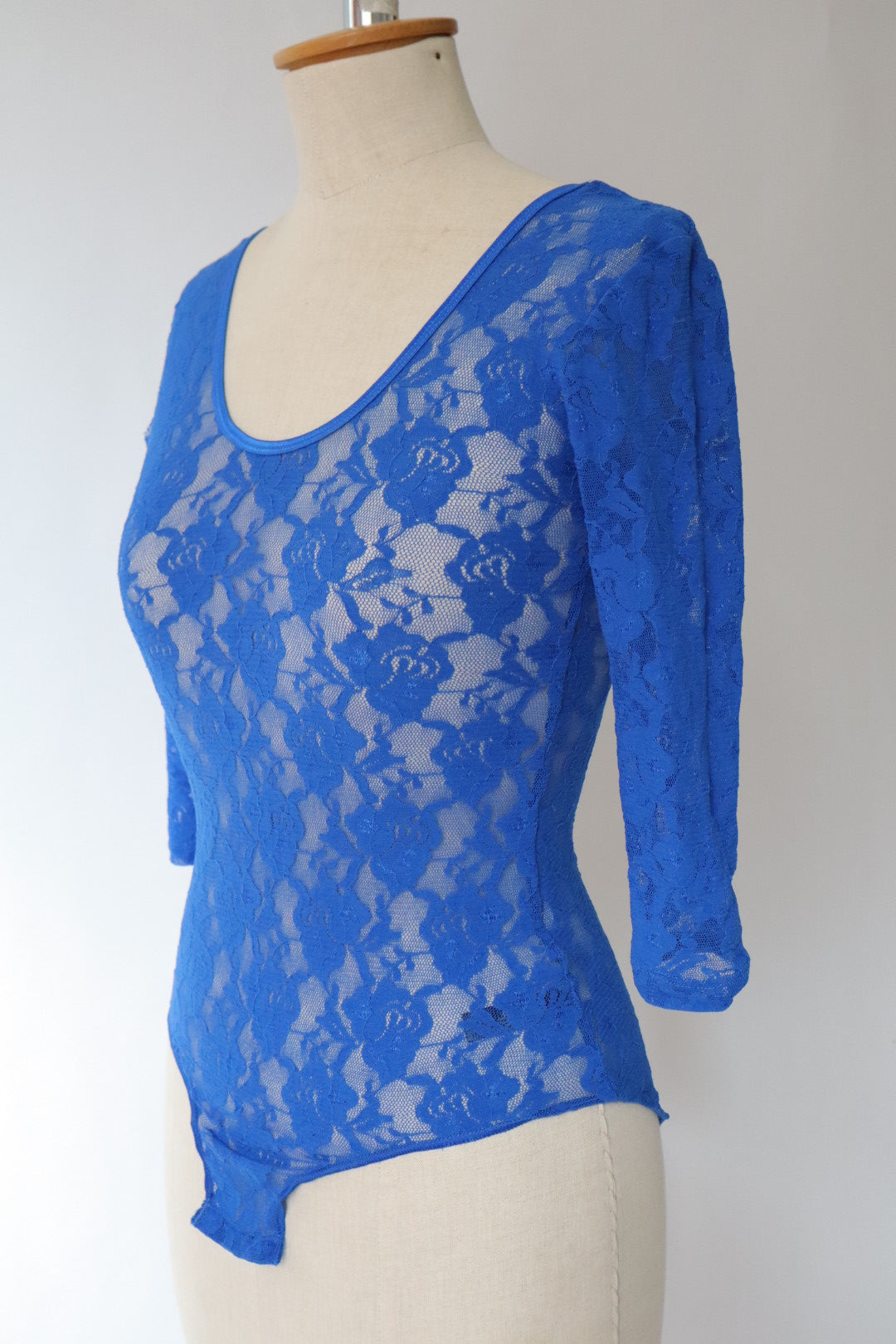1980’s blue lace body with long sleeves, size S / M