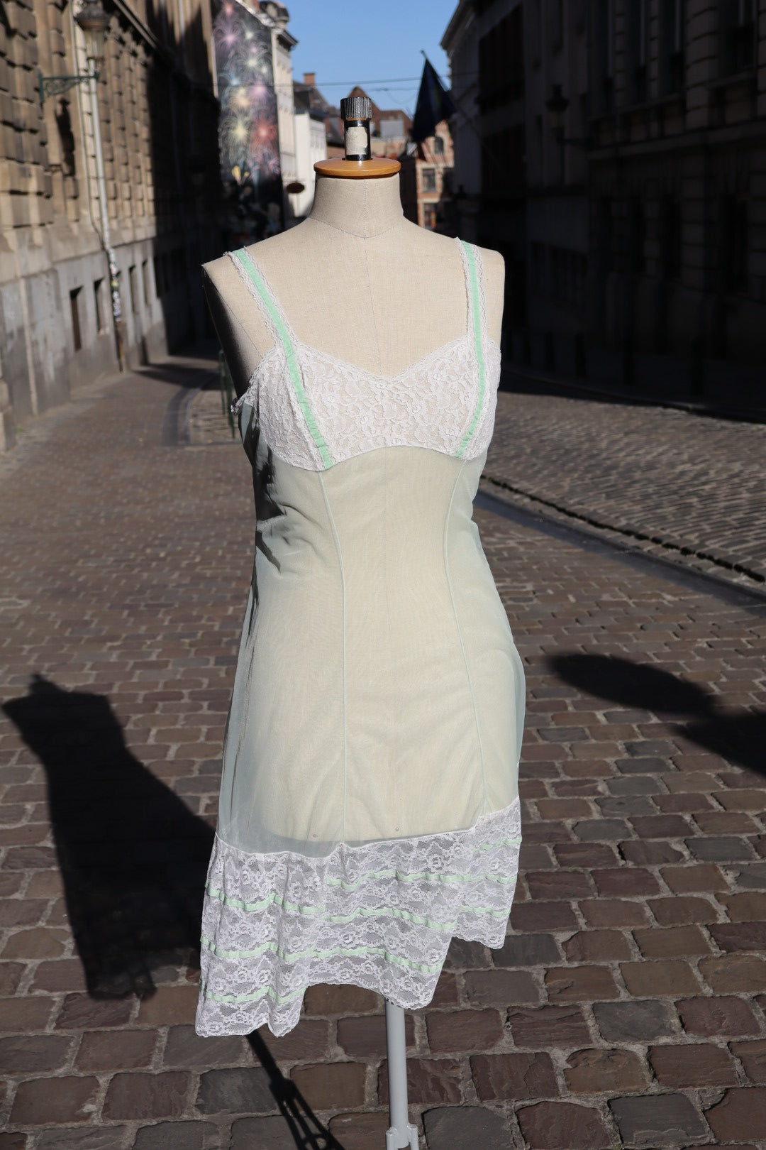 1950’s soft green slipdress with lace size M