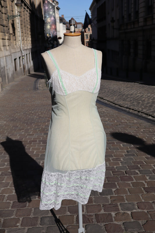1950’s soft green slipdress with lace size M