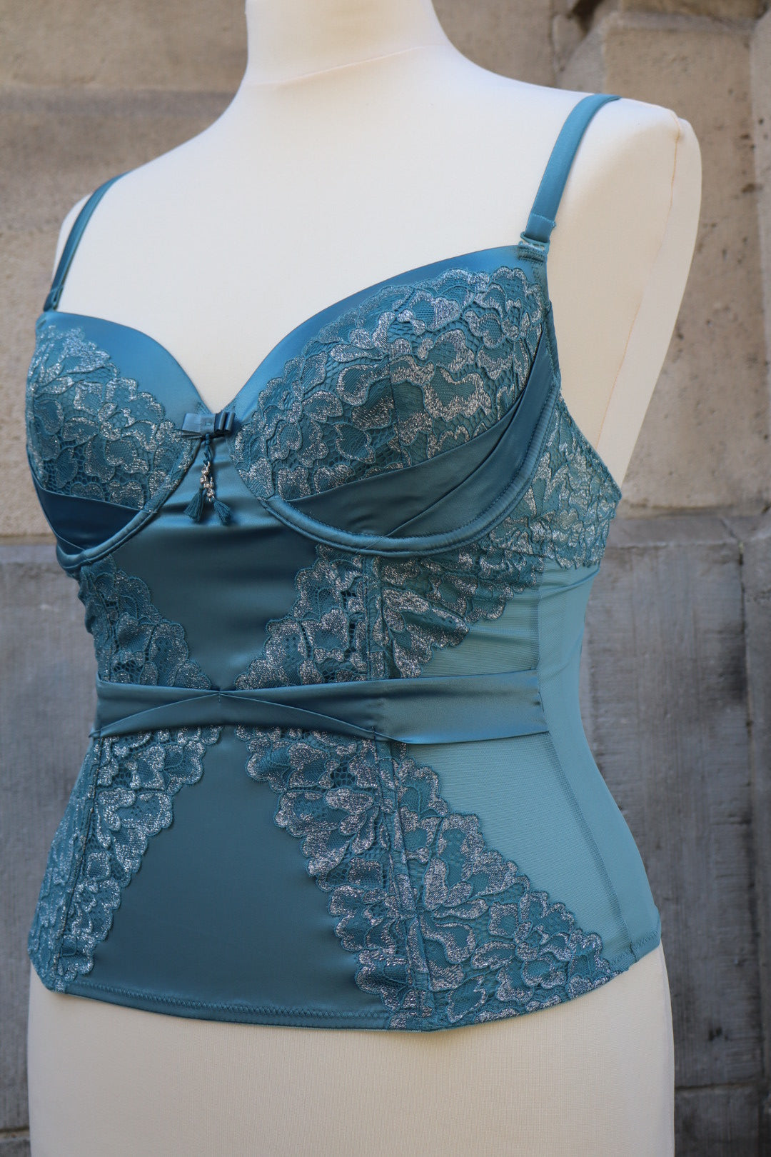 Blue satin bustier with lace details, size large EU80C / FR95C / US36B