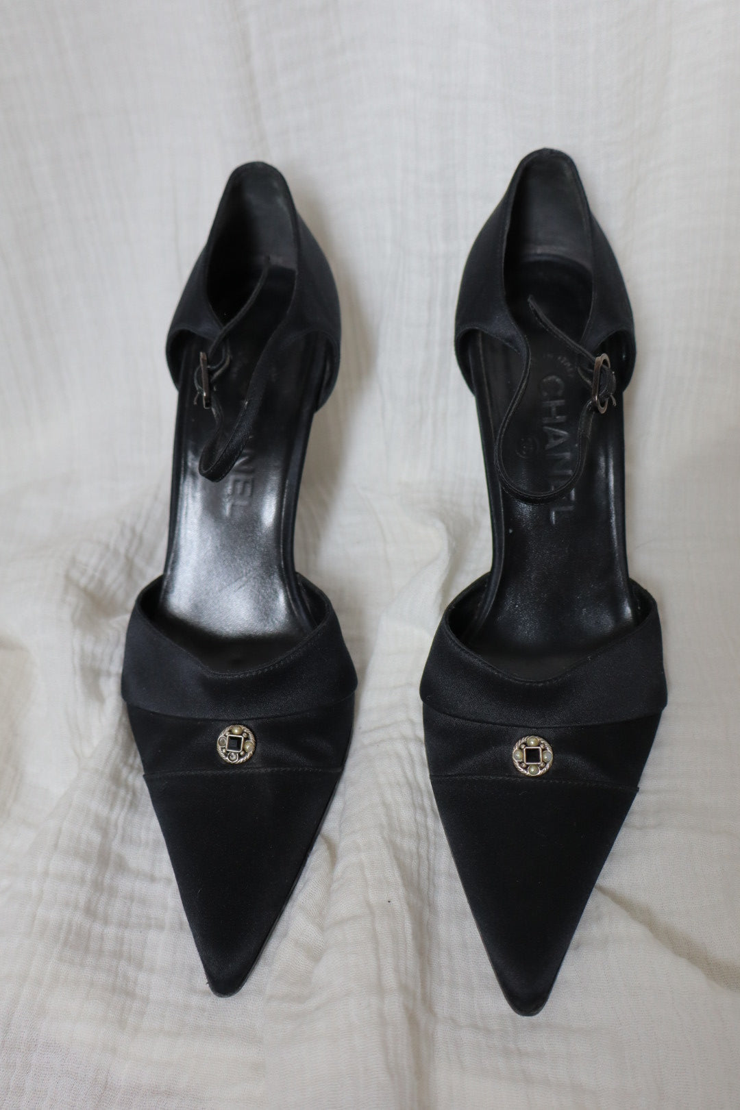 Black Chanel heels with pearl detail size 38.5 (us 8)
