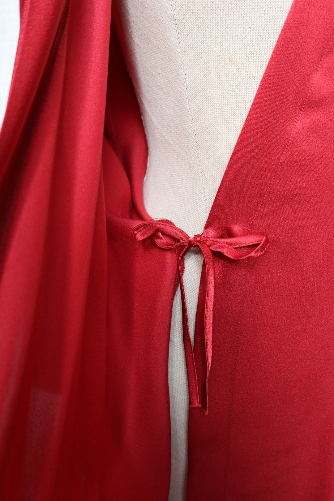 Red satin Marjolaine dressing robe  size S/M