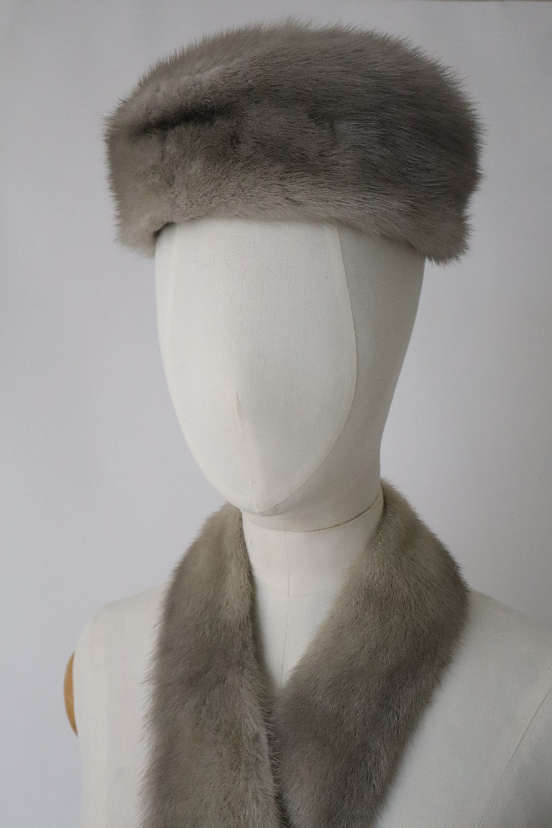 Grey 1950’s mink fur shawl & hat set