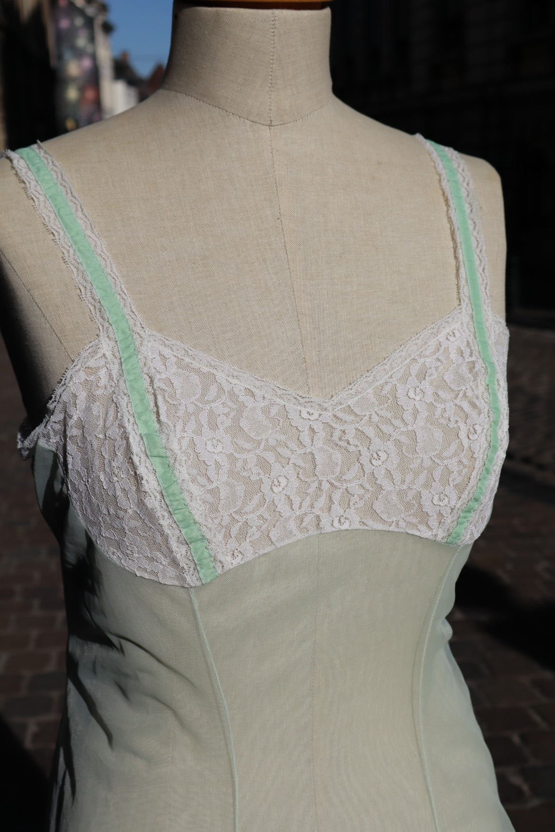 1950’s soft green slipdress with lace size M