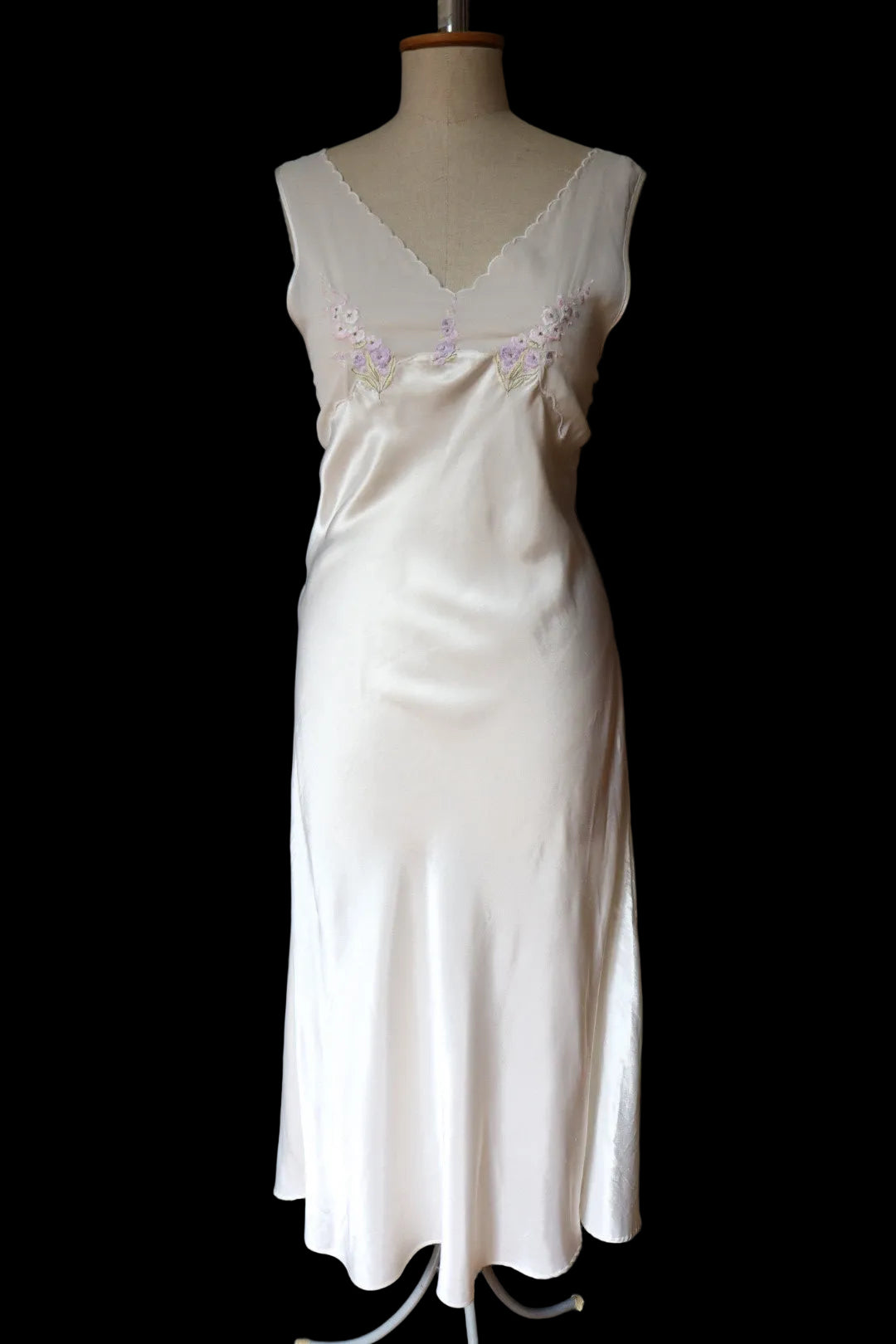 Robe & slipdress set, white with purple / lilac flower details - size L