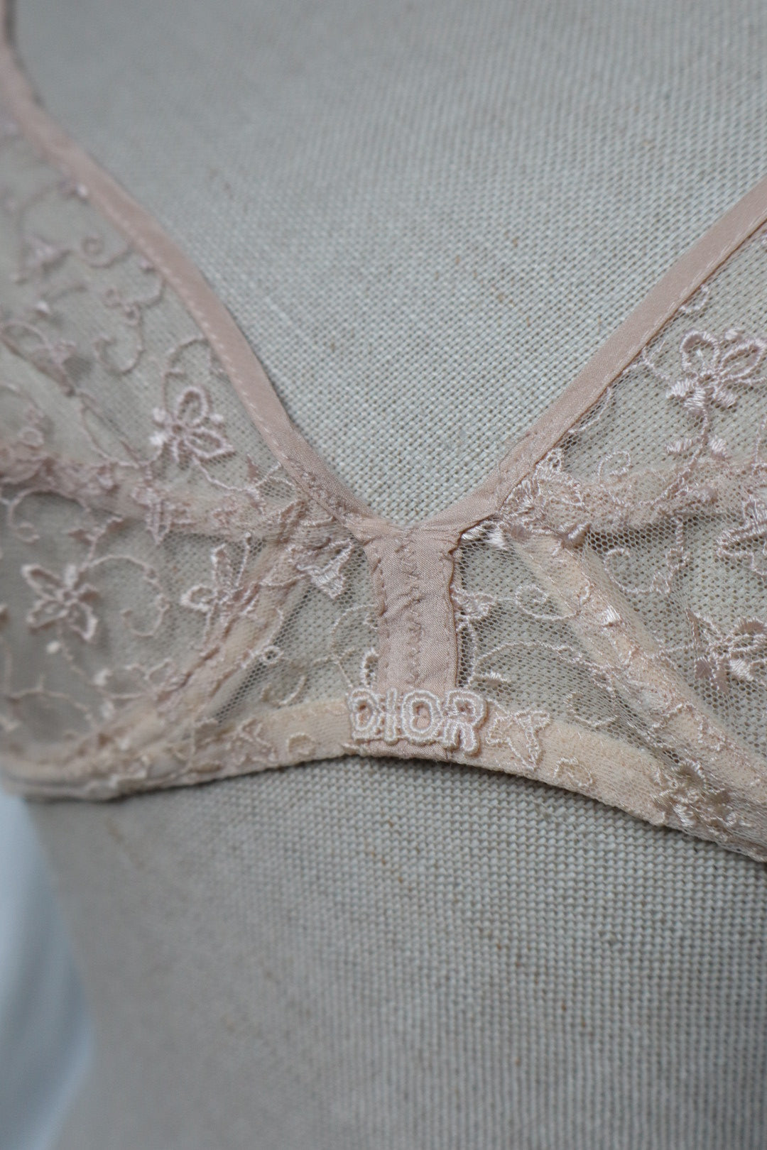 Christian Dior soft pink lace bralette size EU75B/FR90B - M/L