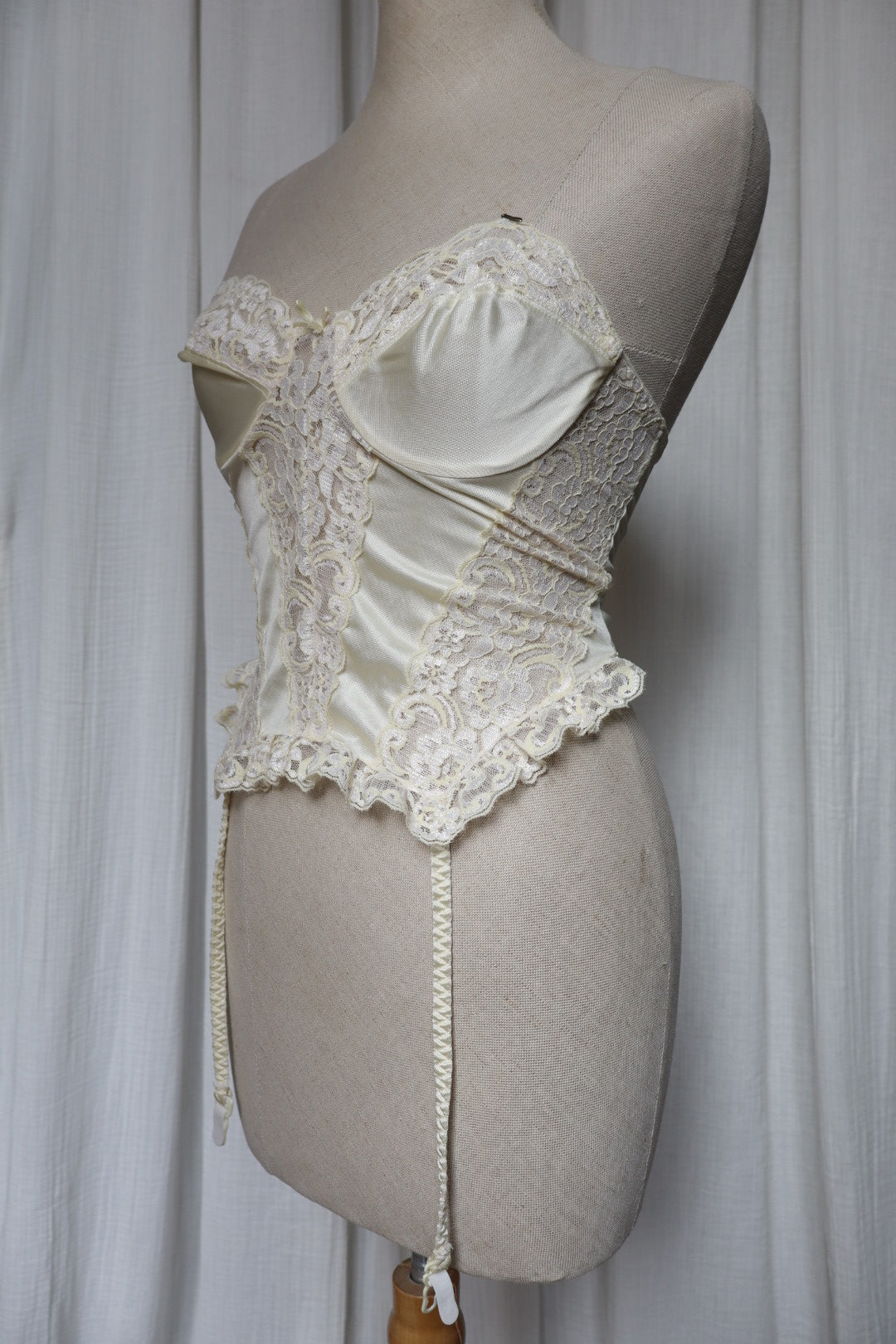 1970’s bustier size M, pale yellow, Made in USA
