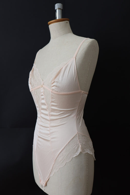Soft pink body with lace details size small