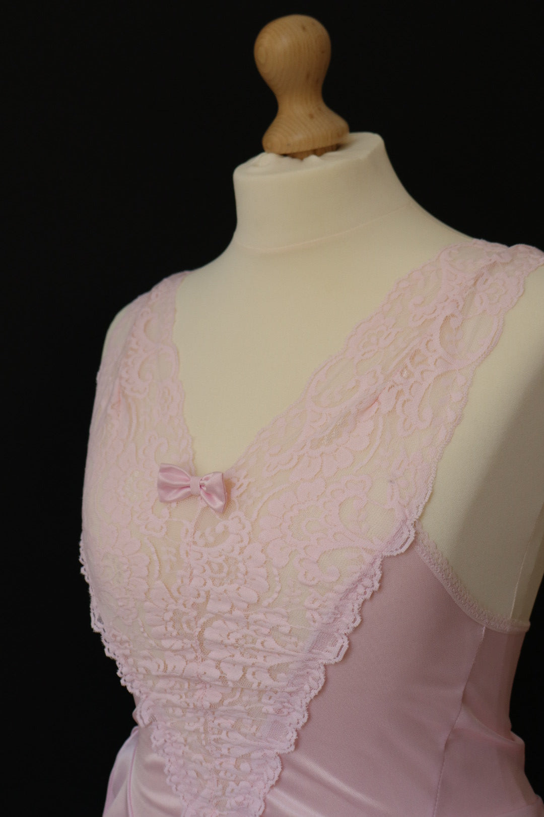 1980’s pink body ballet style with lace details size L - XL