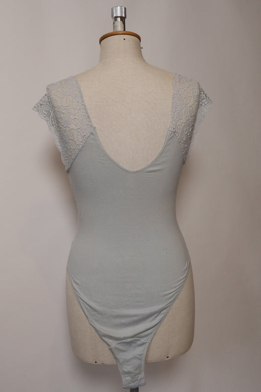 Soft blue / gray lace body with embroidered flowers size M - L