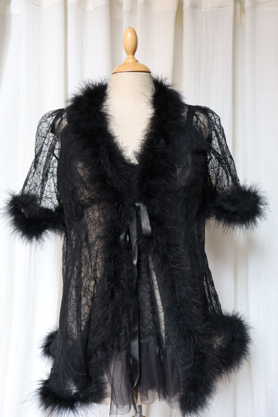 Lace & feather trim set: slipdress & dressing robe, size M (Made in France)