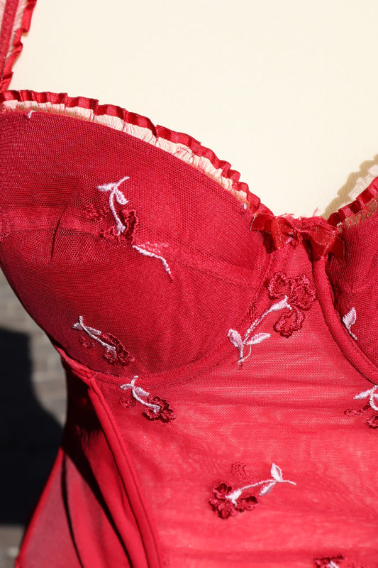 Red bustier size XL with lace details