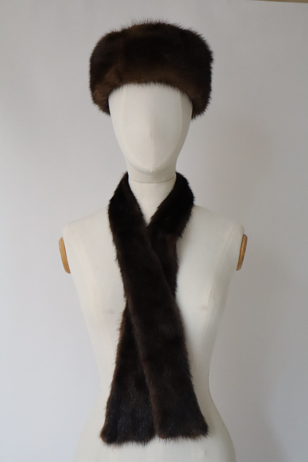 Brown mink fur shawl (without hat)