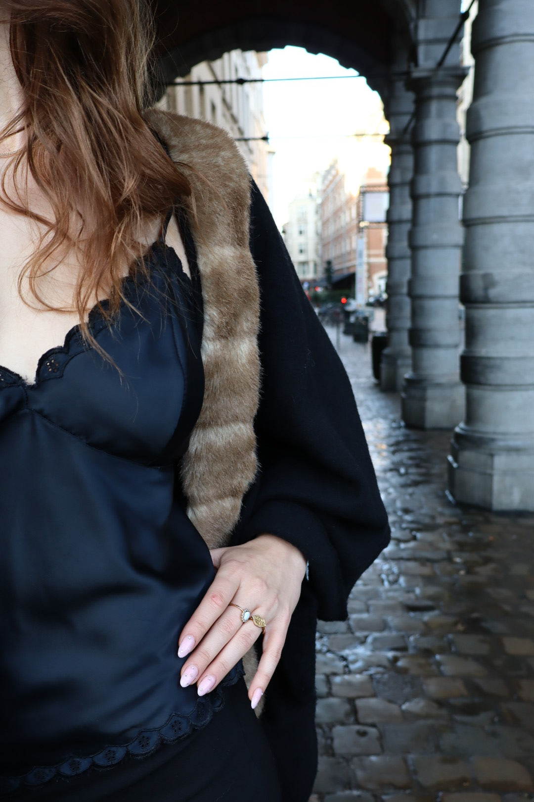 Black cape with faux fur trim - taille unique