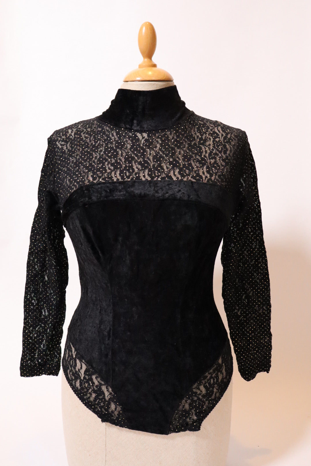Black velvet & lace body size M/L