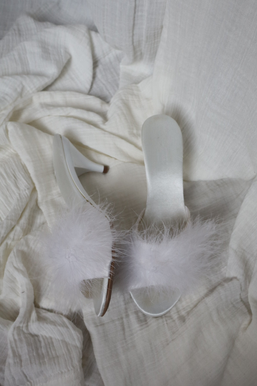 1970’s feather house slippers kitten heels size 39