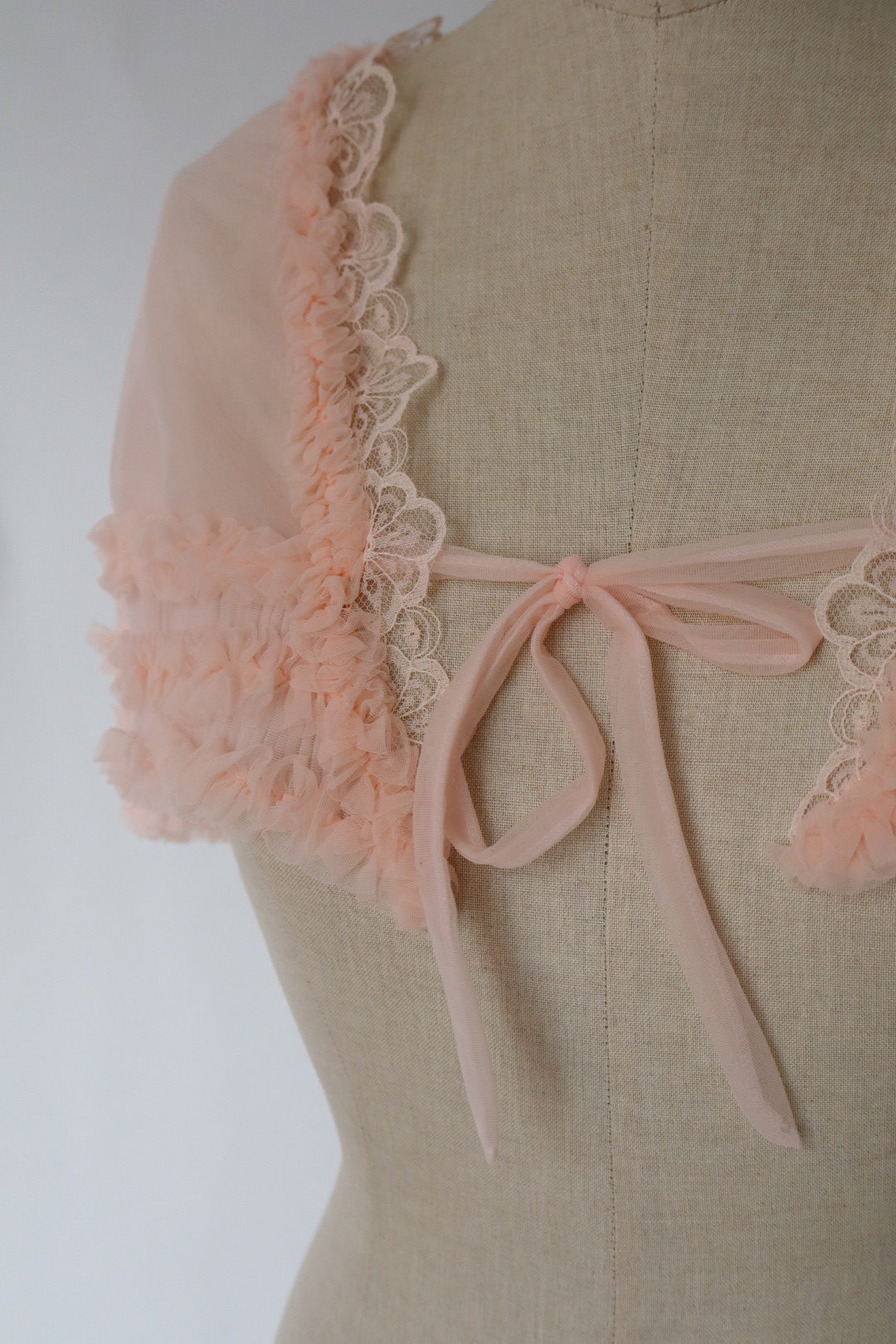 1950’s Italian deadstock lingerie cape - taille unique