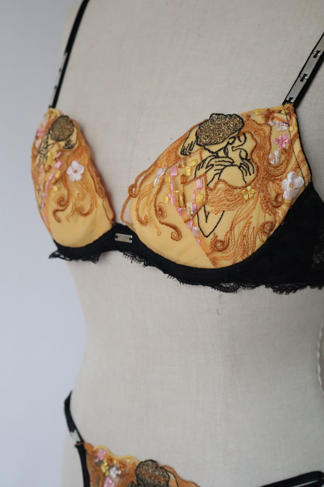 Lingerie set inspired by Gustav Klimt ‘The Kiss’ by French lingerie brand Lise Charmel - size EU70B / FR85B/ US32B