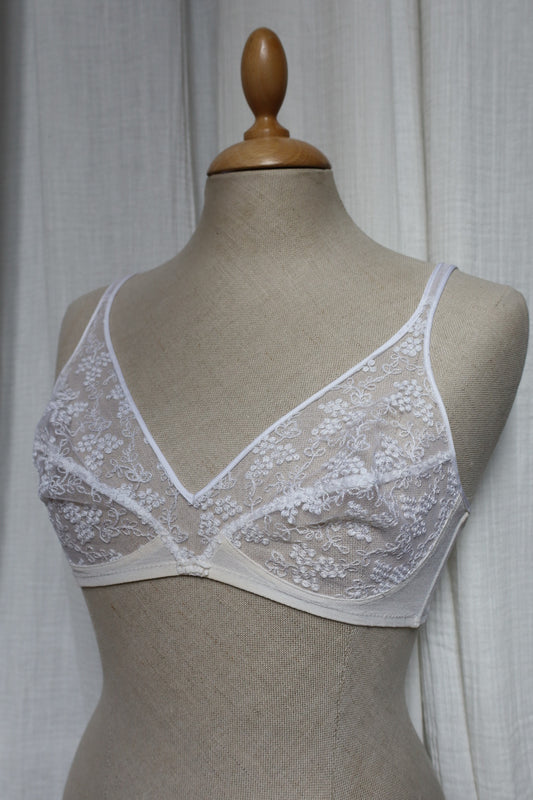Christian Dior white lace bralette size EU75B/FR90B - medium / large