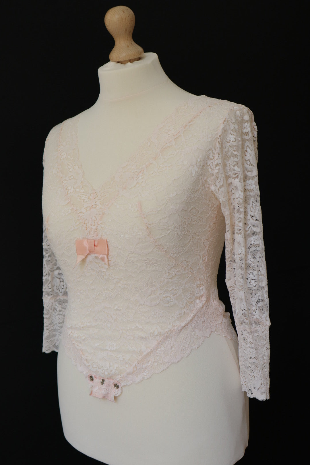 1970’s soft pink lace body with sleeves size Large