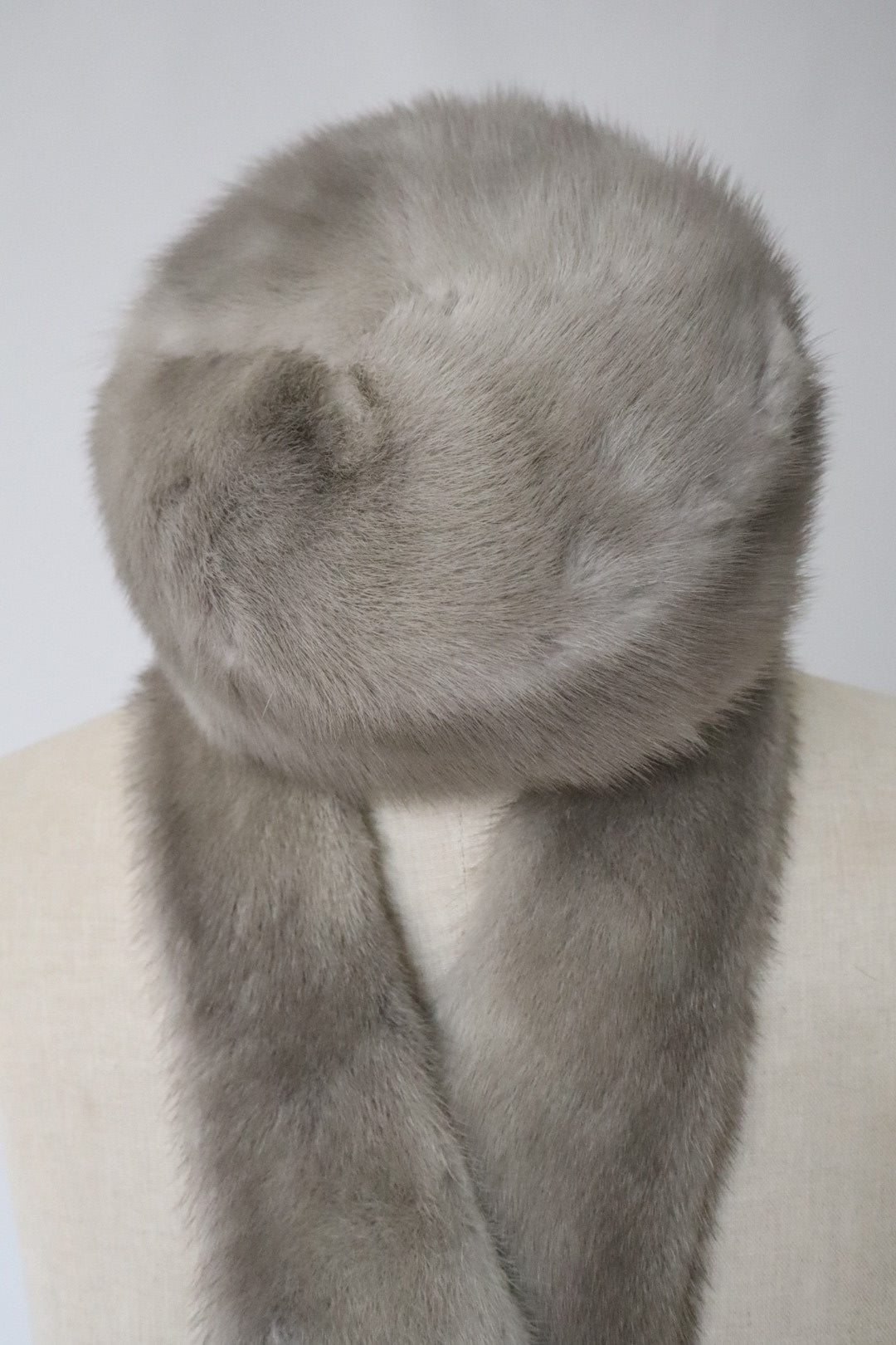 Grey 1950’s mink fur shawl & hat set