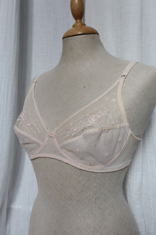 Christian Dior soft pink lace lingerie set, size EU75B / FR90B / M-L