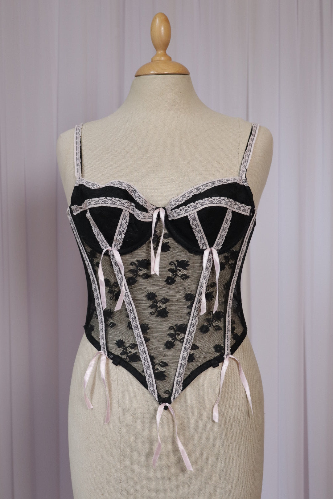 Black lace bustier with pink details & bows - size M -