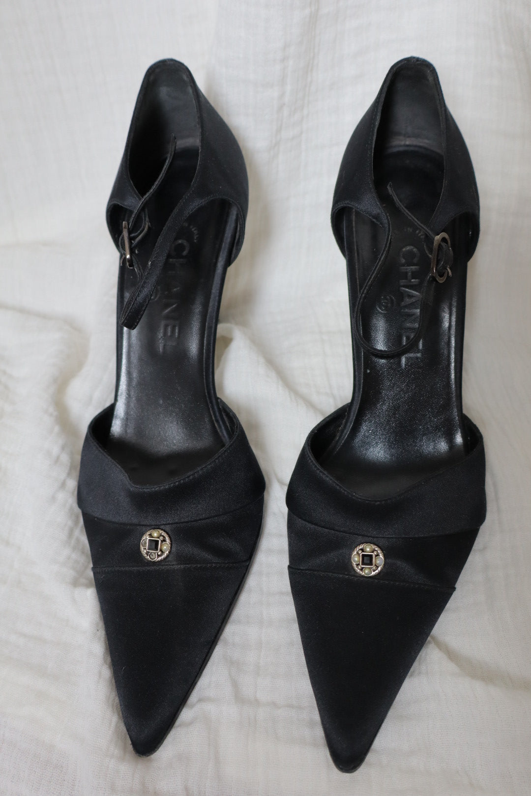 Black Chanel heels with pearl detail size 38.5 (us 8)